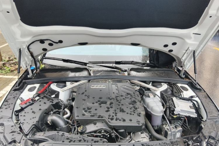 Used Audi A4L 2025 2 Million Units Enjoyment Version 40 TFSI Stylish and Dynamic Type Engine Bay