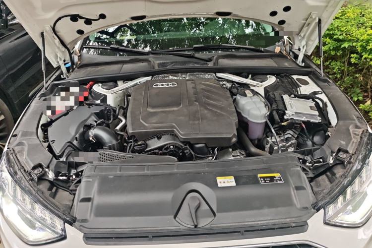 Used Audi A4L 2025 2 Million Units Enjoyment Version 40 TFSI Stylish and Dynamic Type Engine Bay