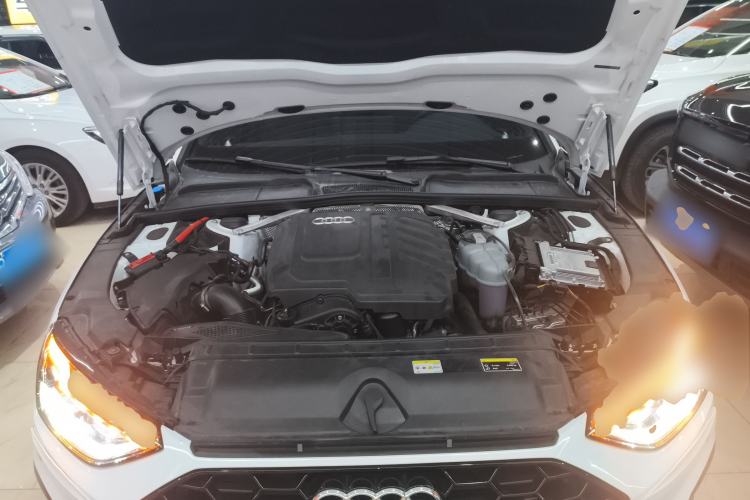 Used Audi A4L 2025 2 Million Units Enjoyment Version 40 TFSI Luxury Dynamic Edition Engine Bay