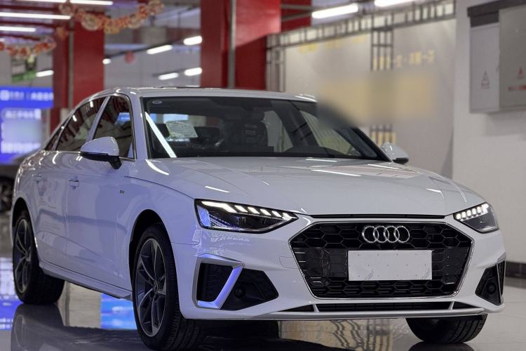 Used Audi A4L 2025 2 Million Units Enjoyment Version 40 TFSI Stylish and Dynamic Type Exterior 2
