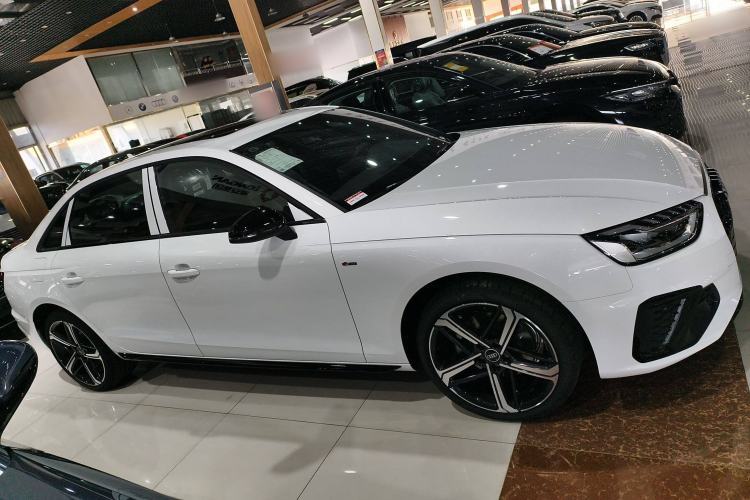 Used Audi A4L 2025 2 Million Units Enjoyment Version 40 TFSI Luxury Dynamic Edition Exterior 2