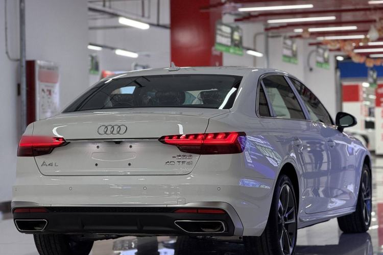 Used Audi A4L 2025 2 Million Units Enjoyment Version 40 TFSI Stylish and Dynamic Type Exterior 4