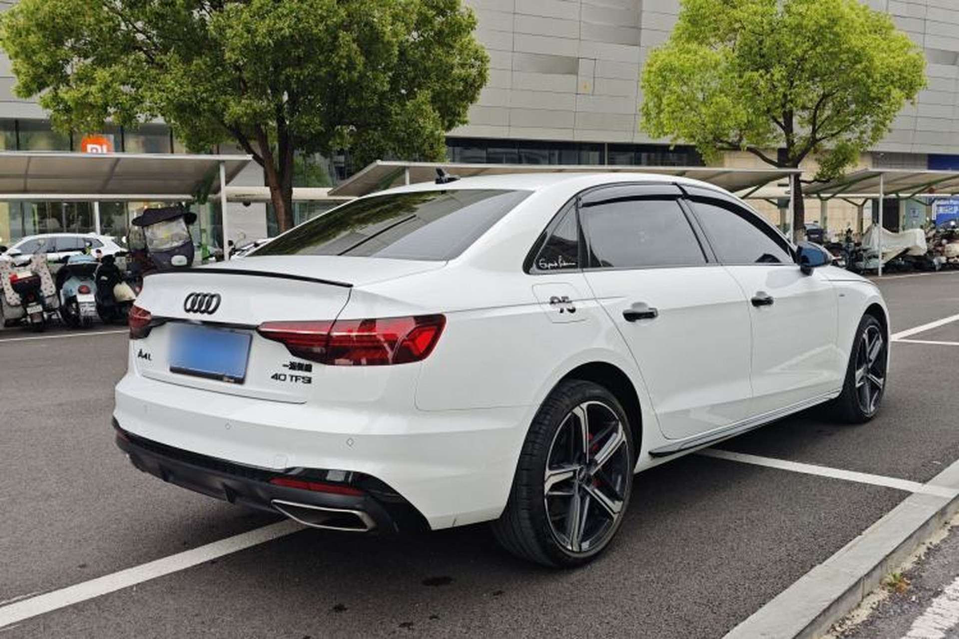 Used Audi A4L 2025 2 Million Units Enjoyment Version 40 TFSI Luxury Dynamic Edition Exterior 9