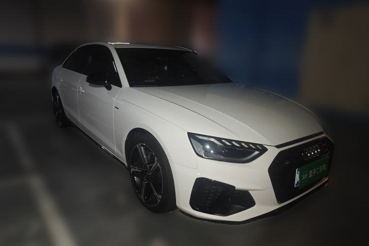 Used Audi A4L 2025 2 Million Units Enjoyment Version 40 TFSI Luxury Dynamic Edition Front Right 45 Deg