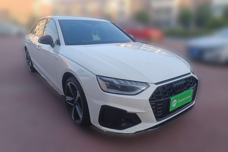 Used Audi A4L 2025 2 Million Units Enjoyment Version 40 TFSI Luxury Dynamic Edition Front Right 45 Deg