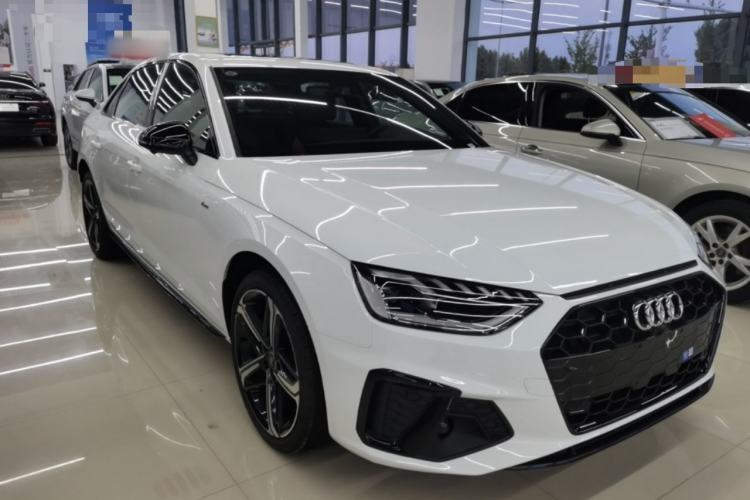 Used Audi A4L 2025 2 Million Units Enjoyment Version 40 TFSI Luxury Dynamic Edition Front Right 45 Deg