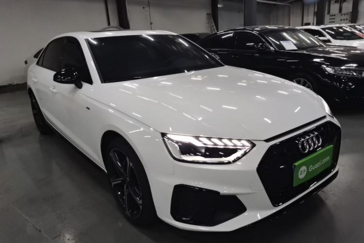 Used Audi A4L 2025 2 Million Units Enjoyment Version 40 TFSI Luxury Dynamic Edition Front Right 45 Deg