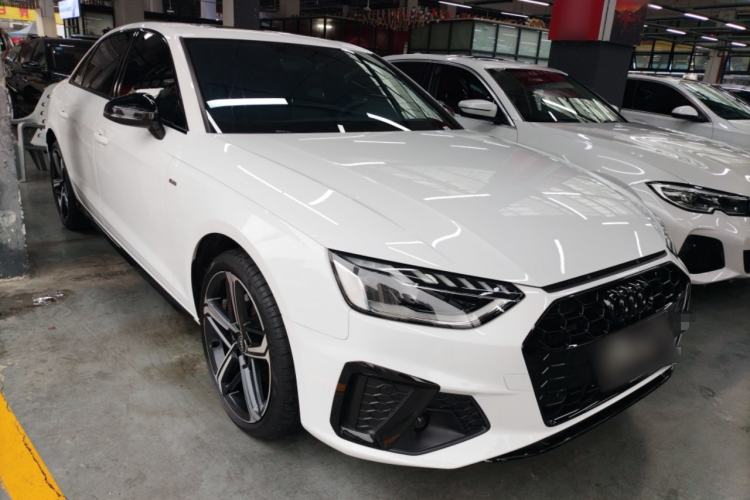 Used Audi A4L 2025 2 Million Units Enjoyment Version 40 TFSI Luxury Dynamic Edition Front Right 45 Deg