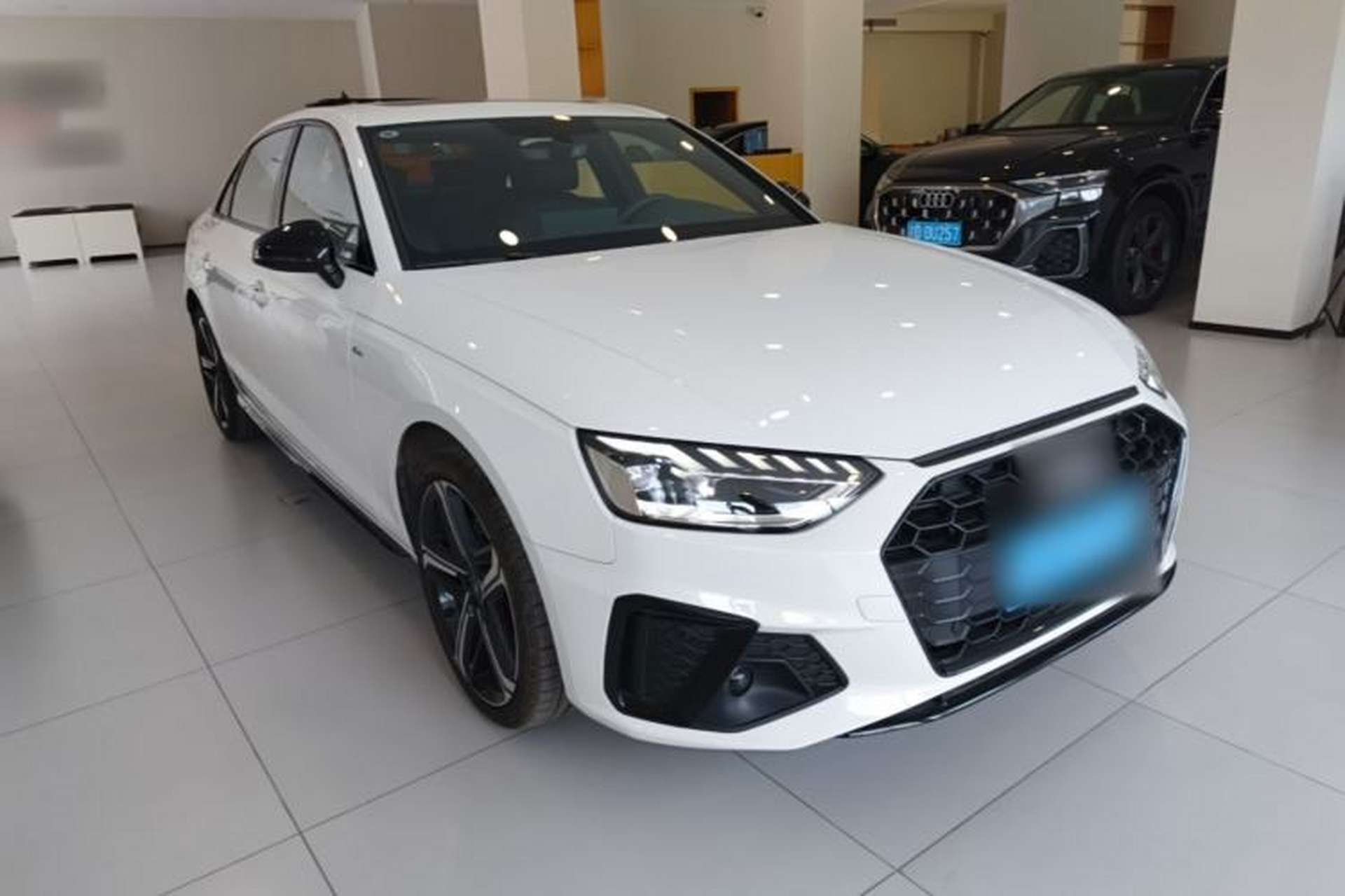 Used Audi A4L 2025 2 Million Units Enjoyment Version 40 TFSI Luxury Dynamic Edition Front Right 45 Deg