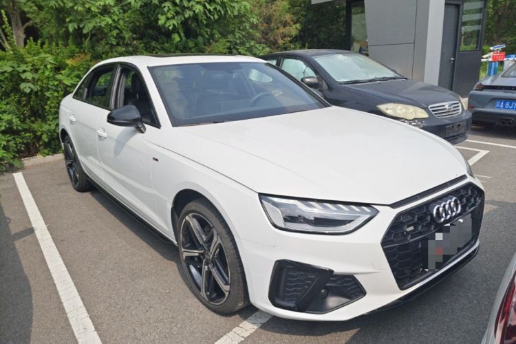 Used Audi A4L 2025 2 Million Units Enjoyment Version 40 TFSI Luxury Dynamic Edition Front Right 45 Deg