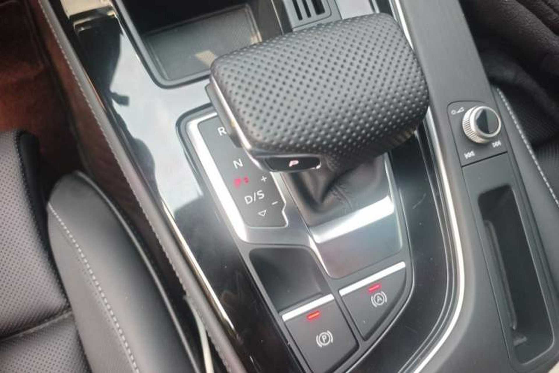 Used Audi A4L 2025 2 Million Units Enjoyment Version 40 TFSI Luxury Dynamic Edition Gear Lever