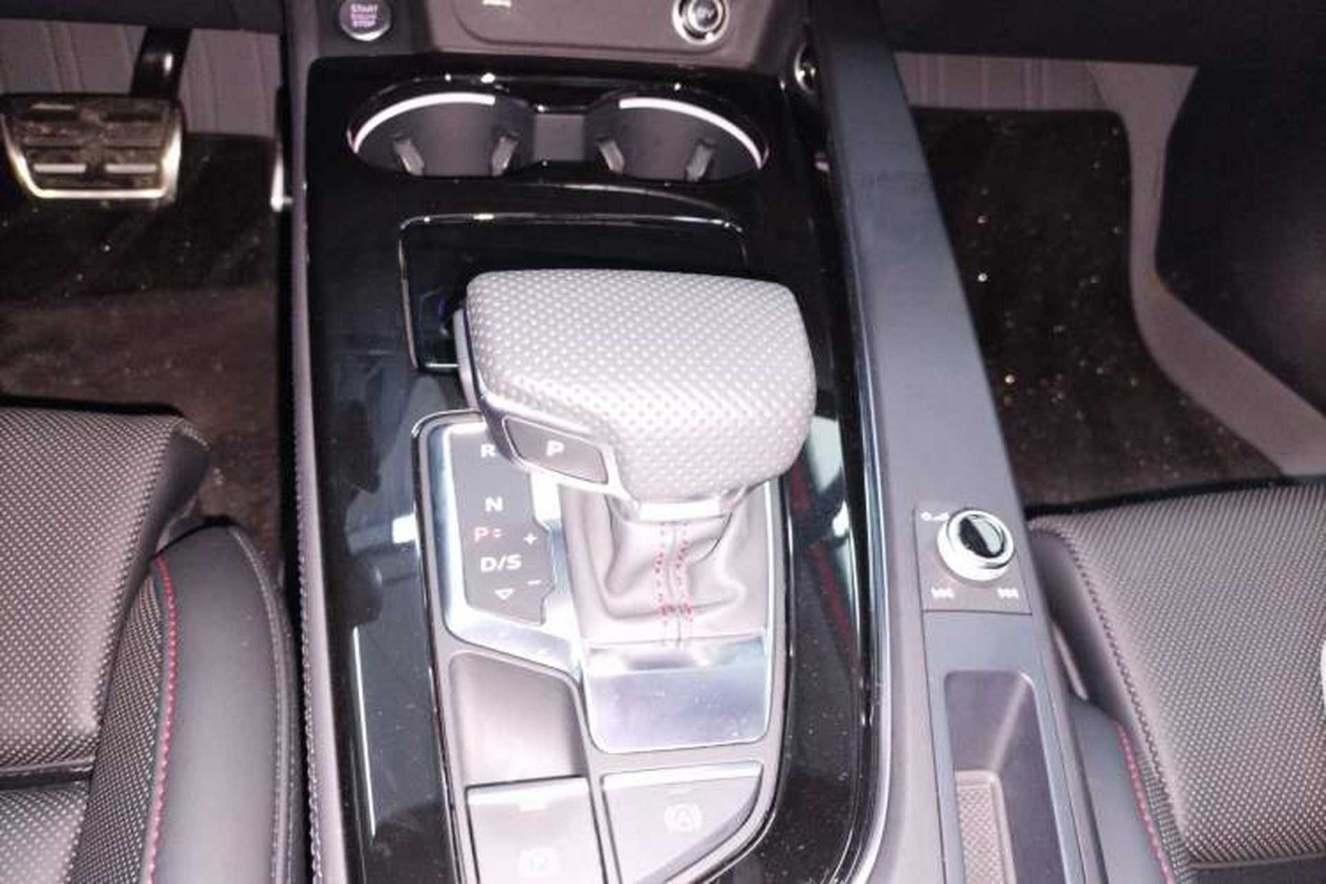 Used Audi A4L 2025 2 Million Units Enjoyment Version 40 TFSI Luxury Dynamic Edition Gear Lever