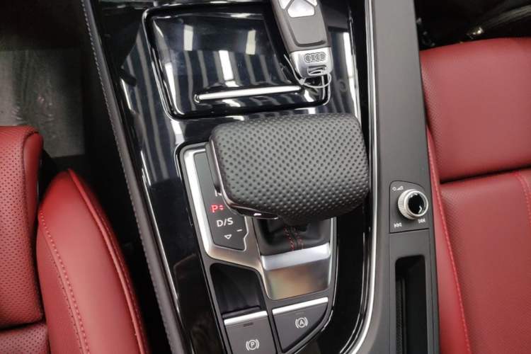 Used Audi A4L 2025 2 Million Units Enjoyment Version 40 TFSI Luxury Dynamic Edition B&O Starry Night Edition Gear Lever