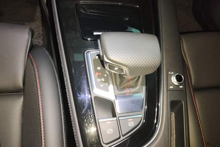 Used Audi A4L 2025 2 Million Units Enjoyment Version 40 TFSI Luxury Dynamic Edition B&O Starry Night Edition Gear Lever