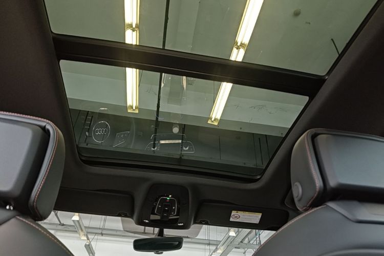 Used Audi A4L 2025 2 Million Units Enjoyment Version 40 TFSI Luxury Dynamic Edition Headliner