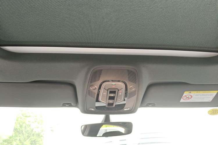 Used Audi A4L 2025 2 Million Units Enjoyment Version 40 TFSI Luxury Dynamic Edition Headliner