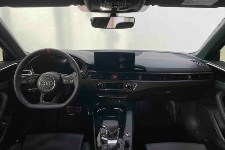 Used Audi A4L 2025 2 Million Units Enjoyment Version 40 TFSI Luxury Dynamic Edition Interior 1