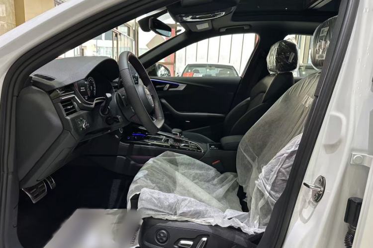 Used Audi A4L 2025 2 Million Units Enjoyment Version 40 TFSI Luxury Dynamic Edition Interior 1