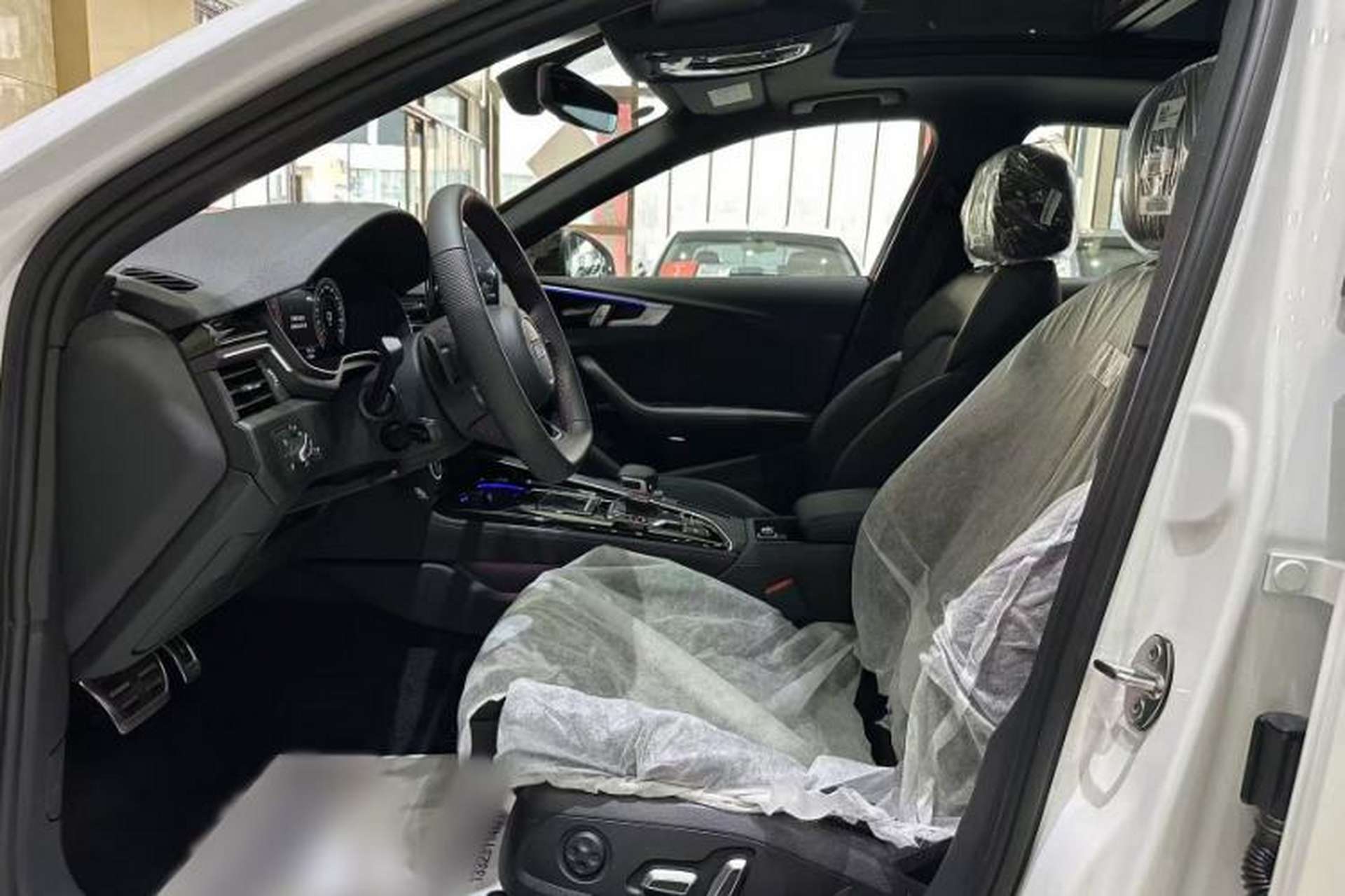 Used Audi A4L 2025 2 Million Units Enjoyment Version 40 TFSI Luxury Dynamic Edition Interior 1