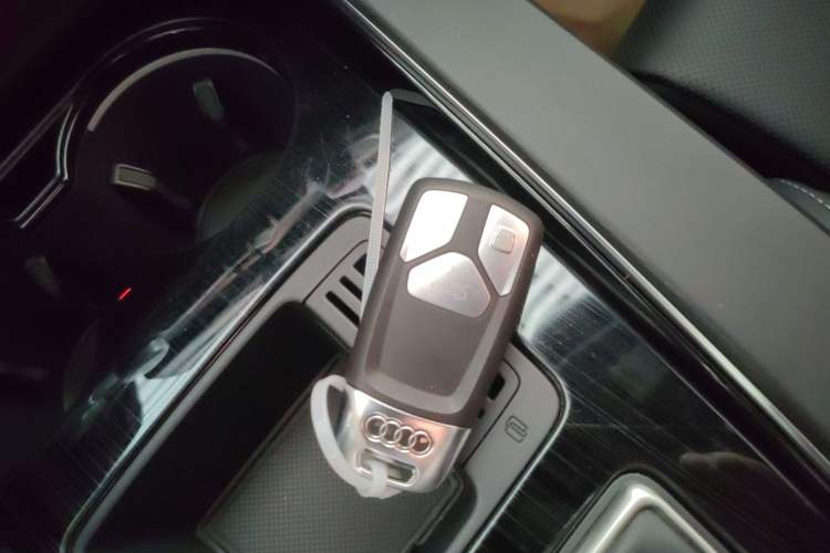 Used Audi A4L 2025 2 Million Units Enjoyment Version 40 TFSI Luxury Dynamic Edition Interior 1