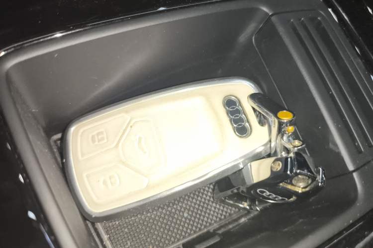 Used Audi A4L 2025 2 Million Units Enjoyment Version 40 TFSI Luxury Dynamic Edition Interior 1