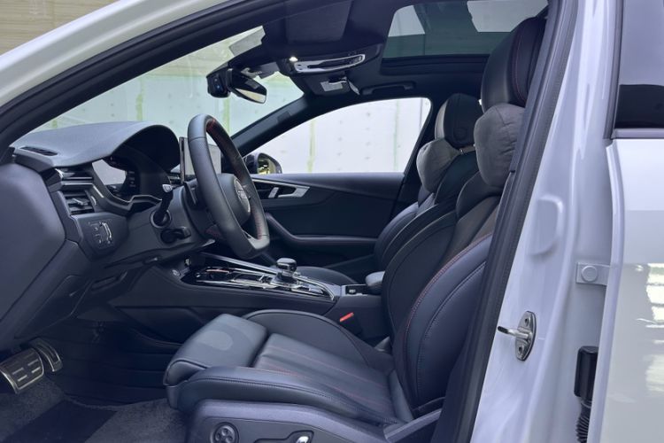 Used Audi A4L 2025 2 Million Units Enjoyment Version 40 TFSI Luxury Dynamic Edition B&O Starry Night Edition Interior 2