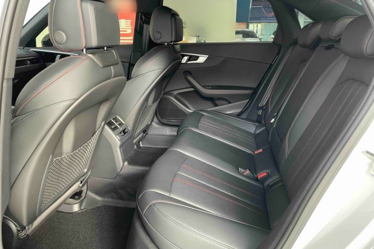 Used Audi A4L 2025 2 Million Units Enjoyment Version 40 TFSI Luxury Dynamic Edition Interior 3
