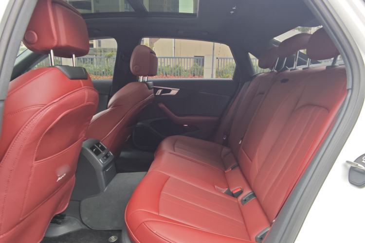 Used Audi A4L 2025 2 Million Units Enjoyment Version 40 TFSI Luxury Dynamic Edition Interior 3