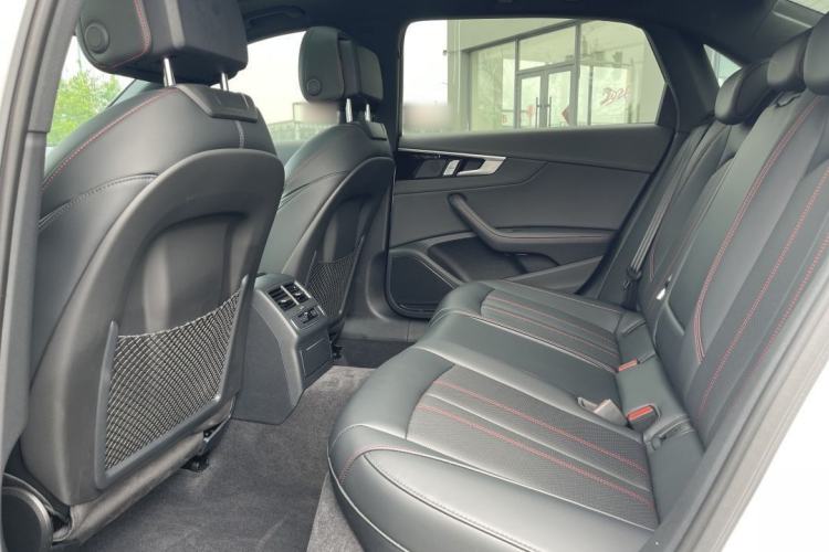 Used Audi A4L 2025 2 Million Units Enjoyment Version 40 TFSI Luxury Dynamic Edition Interior 6