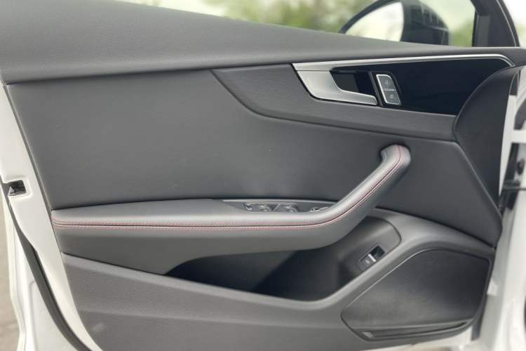 Used Audi A4L 2025 2 Million Units Enjoyment Version 40 TFSI Luxury Dynamic Edition Interior 8
