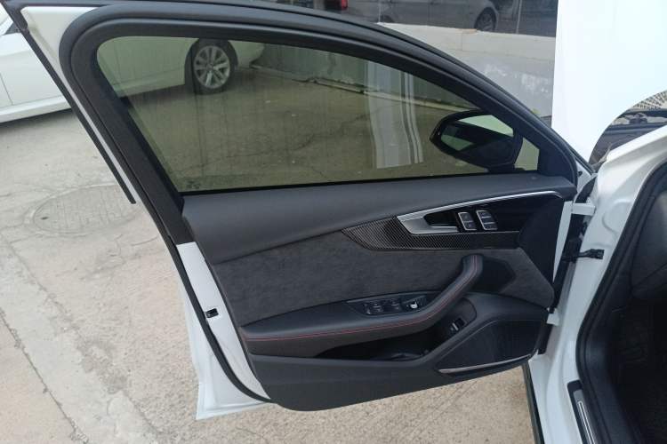 Used Audi A4L 2025 2 Million Units Enjoyment Edition 45 TFSI quattro Prestige Dynamic Type Left Front Door Interior