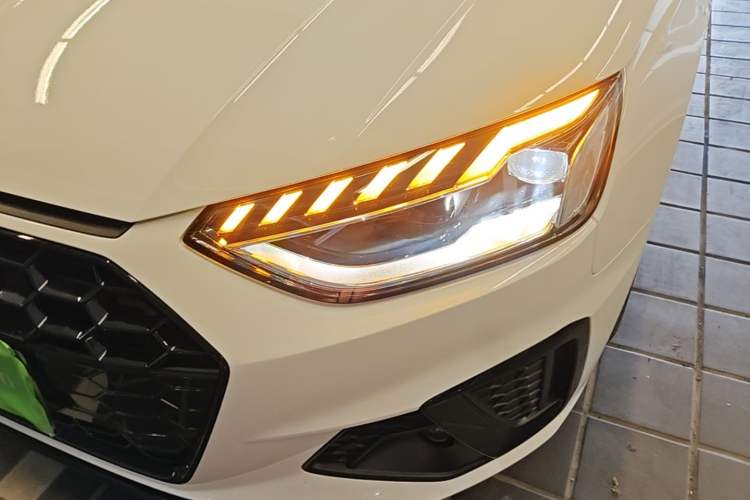 Used Audi A4L 2025 2 Million Units Enjoyment Version 40 TFSI Luxury Dynamic Edition Left Front Headlight