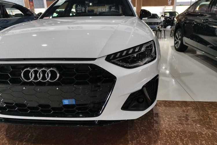 Used Audi A4L 2025 2 Million Units Enjoyment Version 40 TFSI Luxury Dynamic Edition Left Front Headlight