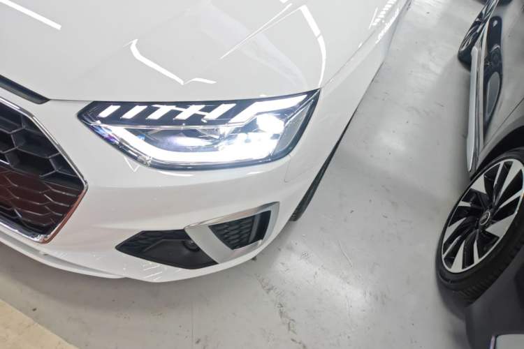 Used Audi A4L 2025 2 Million Units Enjoyment Version 40 TFSI Stylish and Dynamic Type Left Front Headlight