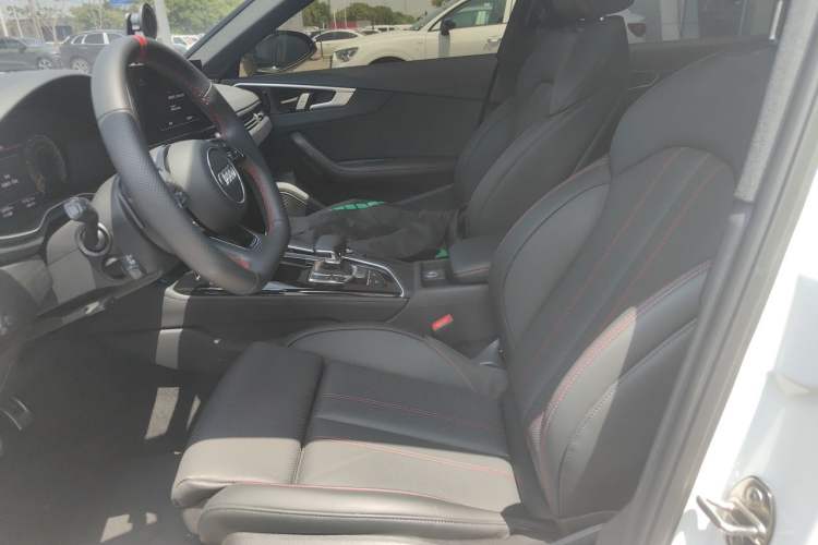 Used Audi A4L 2025 2 Million Units Enjoyment Version 40 TFSI Luxury Dynamic Edition B&O Starry Night Edition Left Front Seat