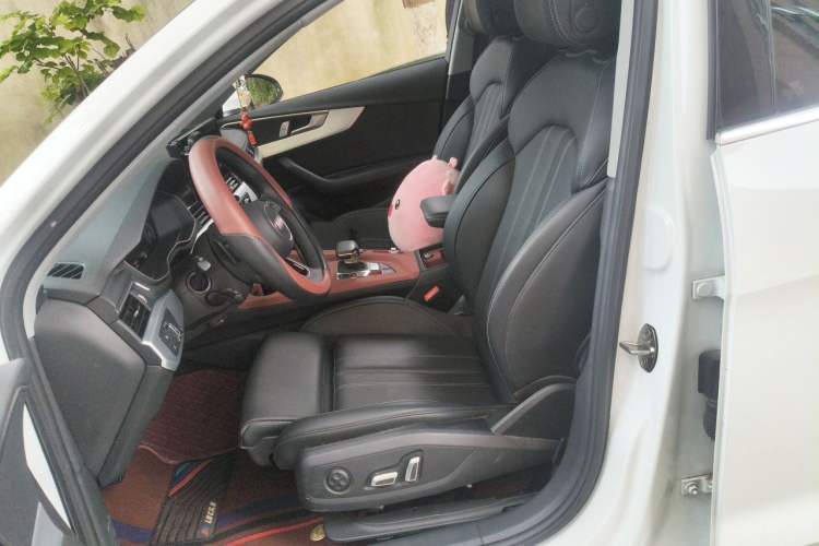 Used Audi A4L 2025 2 Million Units Enjoyment Version 40 TFSI Stylish and Dynamic Type Left Front Seat