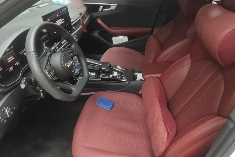 Used Audi A4L 2025 2 Million Units Enjoyment Version 40 TFSI Luxury Dynamic Edition Left Front Seat
