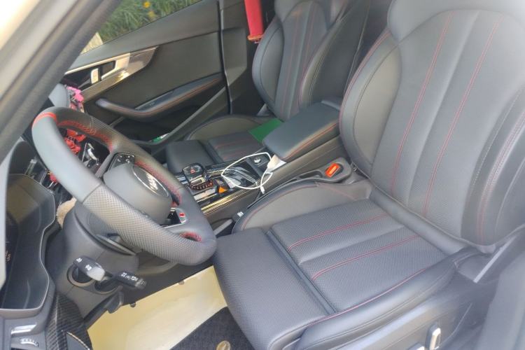 Used Audi A4L 2025 2 Million Units Enjoyment Version 40 TFSI Luxury Dynamic Edition Left Front Seat