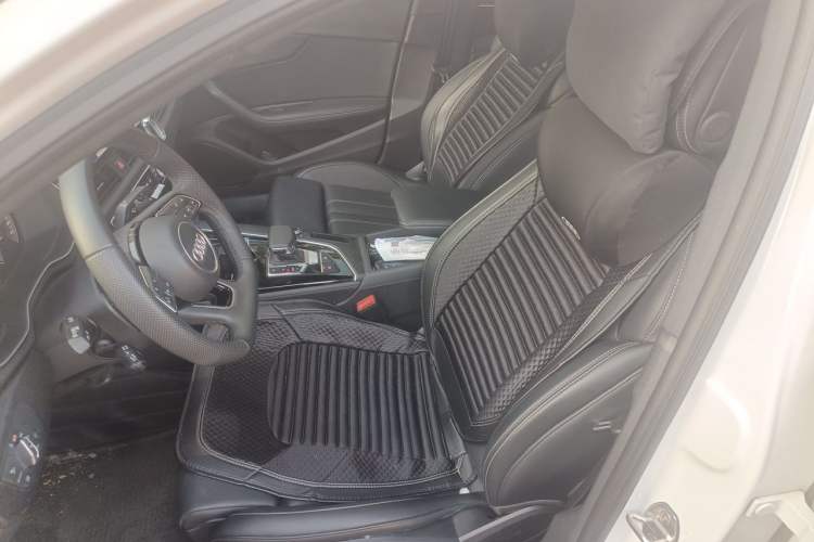 Used Audi A4L 2025 2 Million Units Enjoyment Version 40 TFSI Luxury Dynamic Edition Left Front Seat