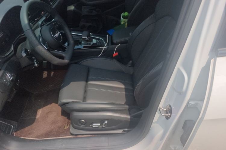 Used Audi A4L 2025 2 Million Units Enjoyment Version 40 TFSI Luxury Dynamic Edition Left Front Seat