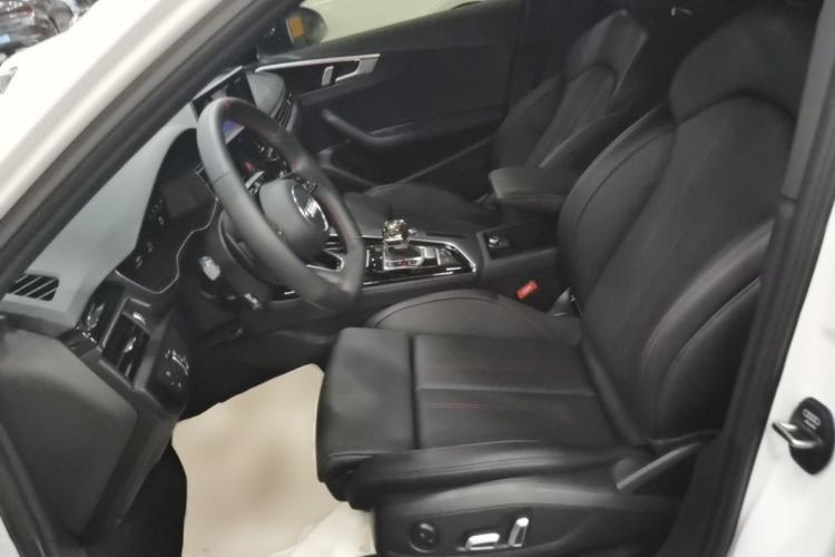 Used Audi A4L 2025 2 Million Units Enjoyment Version 40 TFSI Luxury Dynamic Edition Left Front Seat