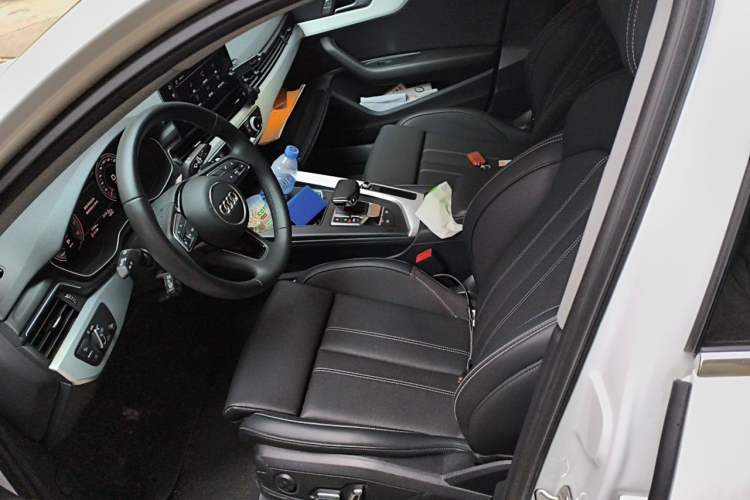 Used Audi A4L 2025 2 Million Units Enjoyment Version 40 TFSI Stylish and Dynamic Type Left Front Seat