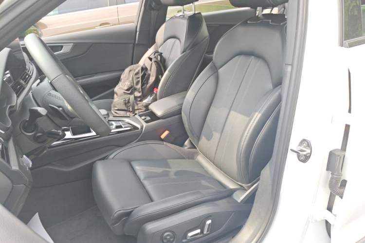Used Audi A4L 2025 2 Million Units Enjoyment Version 40 TFSI Luxury Dynamic Edition Left Front Seat