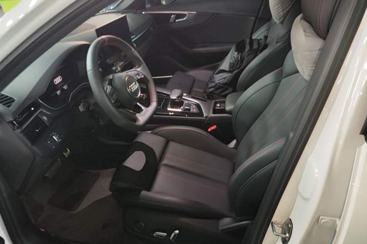 Used Audi A4L 2025 2 Million Units Enjoyment Version 40 TFSI Luxury Dynamic Edition B&O Starry Night Edition Left Front Seat