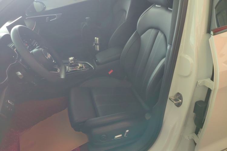 Used Audi A4L 2025 2 Million Units Enjoyment Version 40 TFSI Luxury Dynamic Edition Left Front Seat