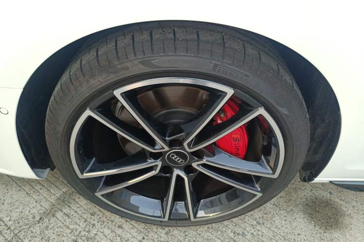 Used Audi A4L 2025 2 Million Units Enjoyment Edition 45 TFSI quattro Prestige Dynamic Type Left Front Wheel Hub