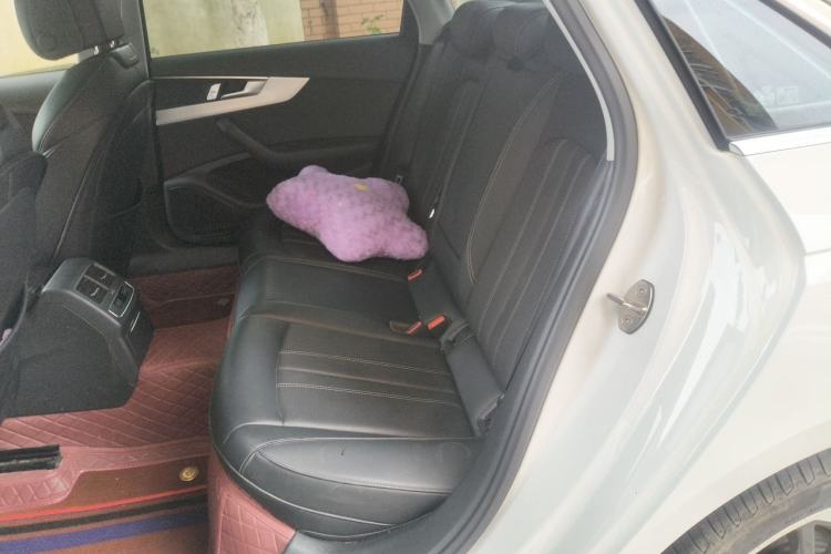 Used Audi A4L 2025 2 Million Units Enjoyment Version 40 TFSI Stylish and Dynamic Type Left Rear Seat