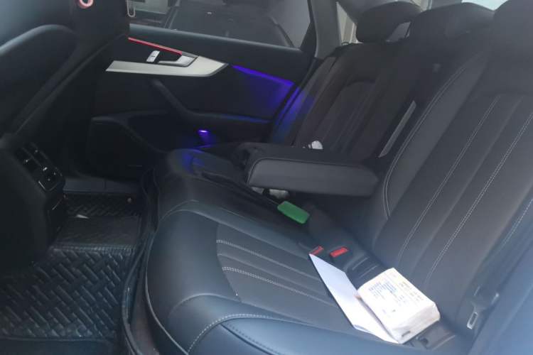 Used Audi A4L 2025 2 Million Units Enjoyment Version 40 TFSI Stylish and Dynamic Type Left Rear Seat