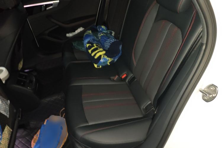 Used Audi A4L 2025 2 Million Units Enjoyment Version 40 TFSI Luxury Dynamic Edition Left Rear Seat
