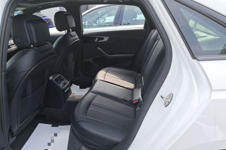 Used Audi A4L 2025 2 Million Units Enjoyment Version 40 TFSI Luxury Dynamic Edition Left Rear Seat